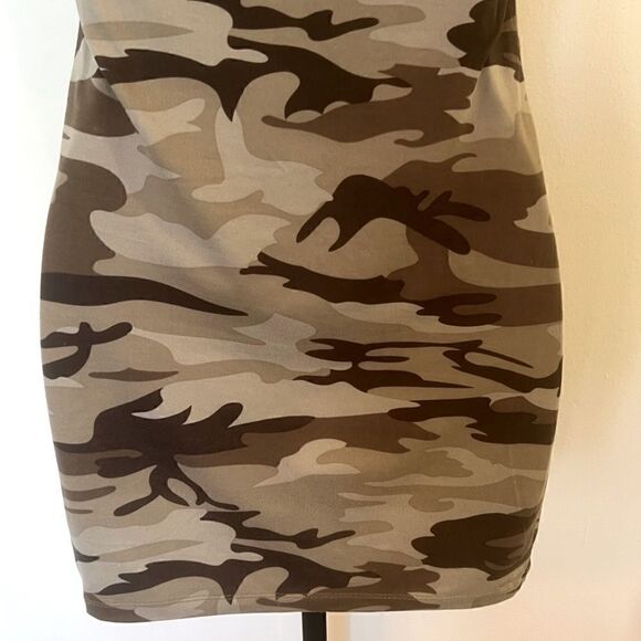 Off The Shoulders Camouflage Dress (S) - Picture 3 of 6